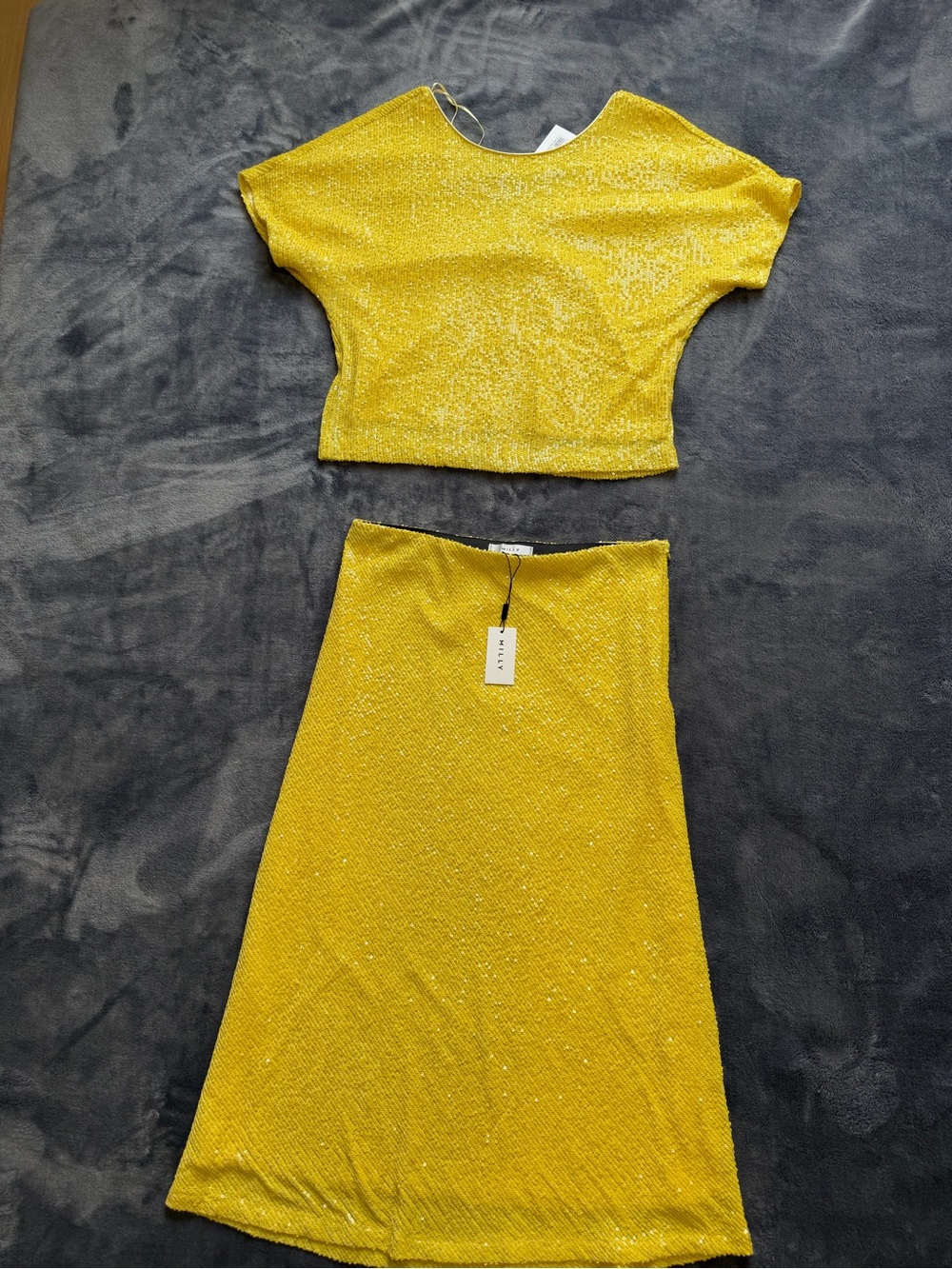 NWT Milly Women’s Yellow Gold Sequin Two Piece Top (Small)& Skirt (Large) Set.